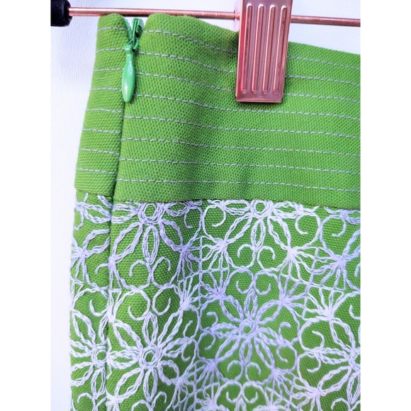 Nanette Lepore Green Embroidered Pencil Skirt Size 6 - Picture 4 of 7